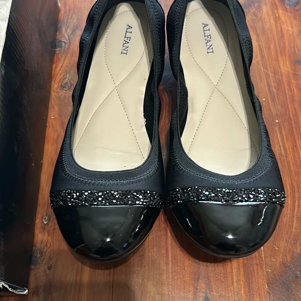 Alfani flats worn once sz9